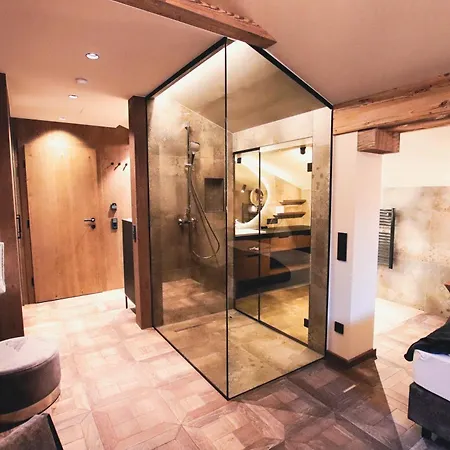 سول سيستر 4 ستيرن سوبيريور فندق كابرون